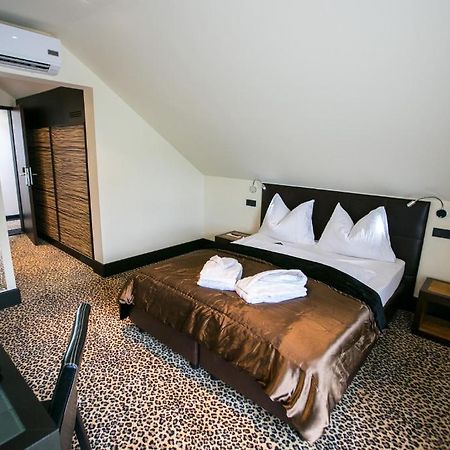 Hotel Seebrunn Am Wallersee ヘンドルフ・アム・ヴァラーゼー 部屋 写真