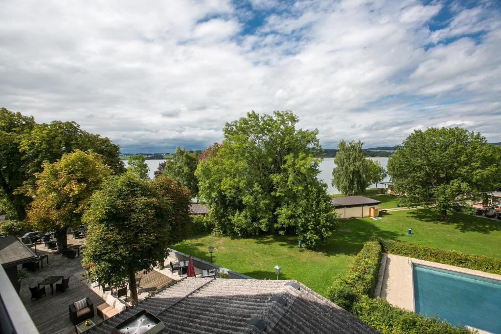Hotel Seebrunn Am Wallersee ヘンドルフ・アム・ヴァラーゼー エクステリア 写真