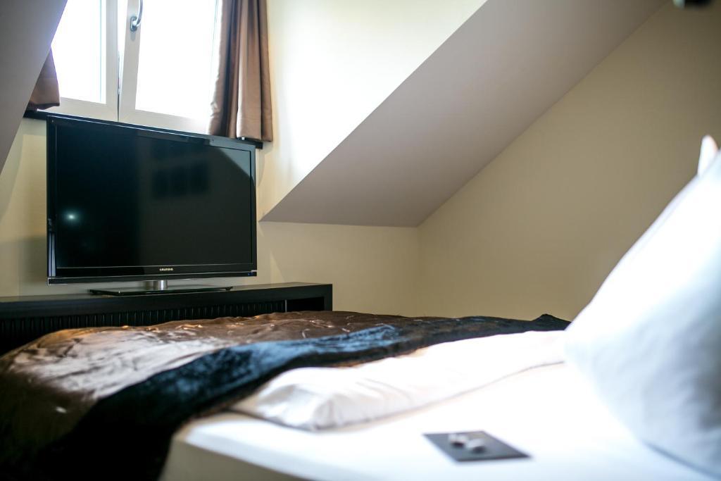 Hotel Seebrunn Am Wallersee ヘンドルフ・アム・ヴァラーゼー 部屋 写真