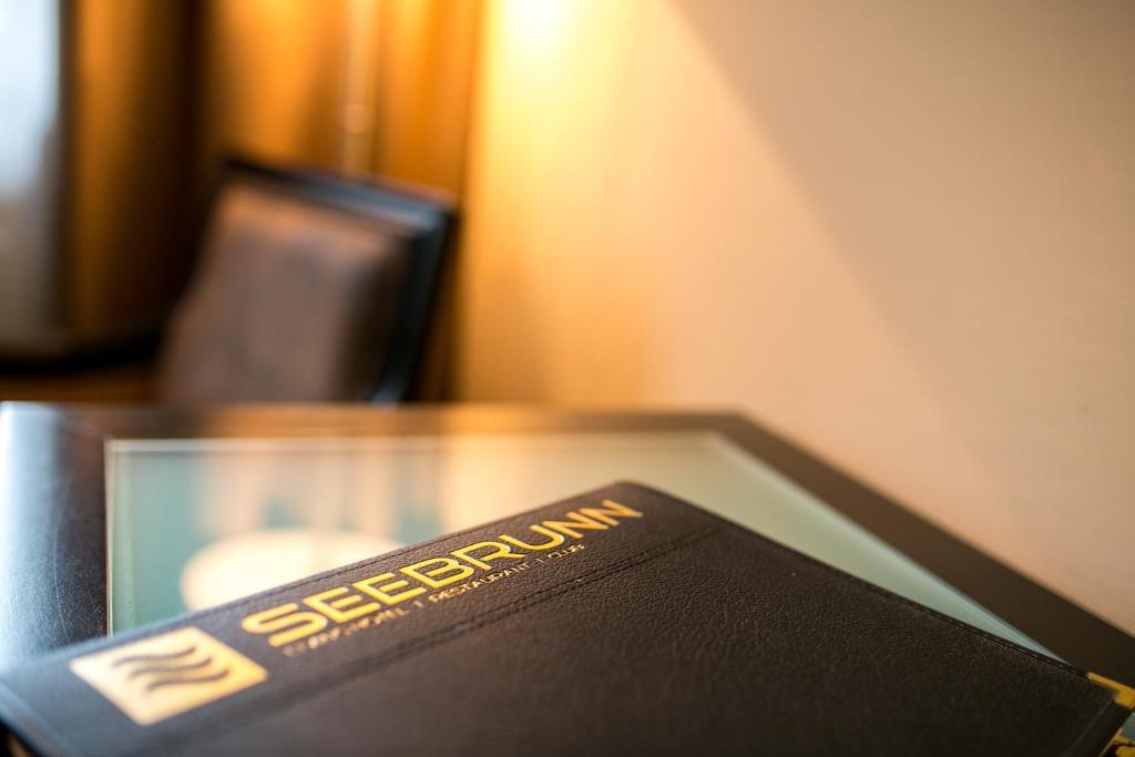 Hotel Seebrunn Am Wallersee ヘンドルフ・アム・ヴァラーゼー エクステリア 写真